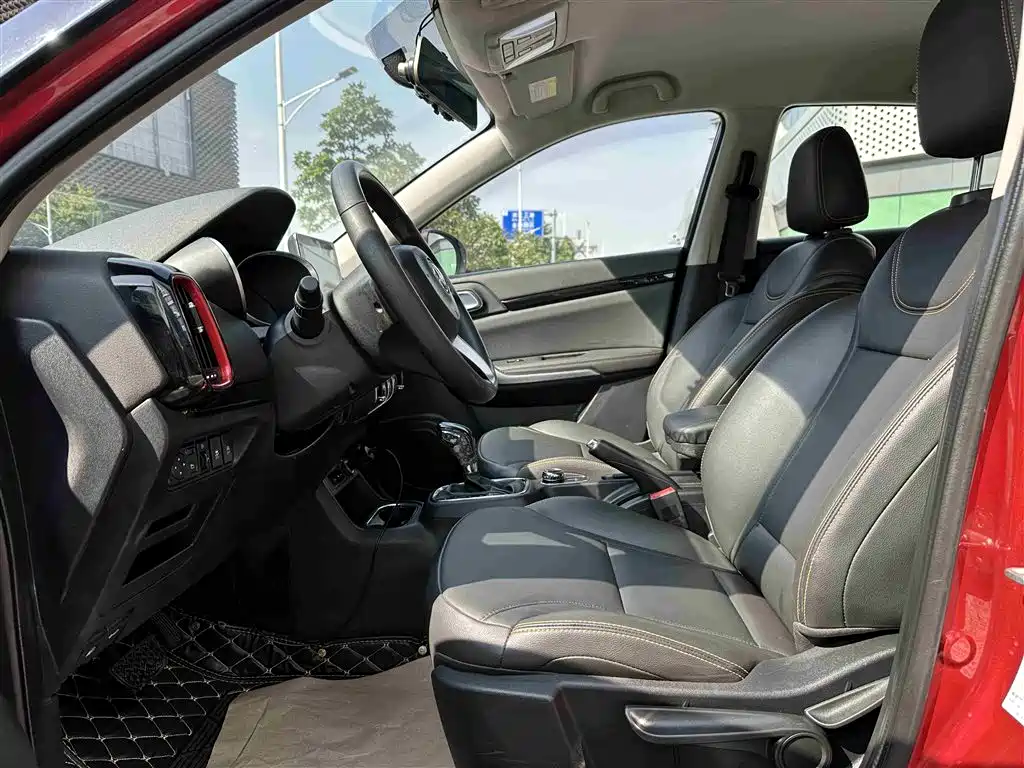 Dongfeng Aeolus Dongfeng Fengshen AX4 2018 2017 1.6L DCT Trendy