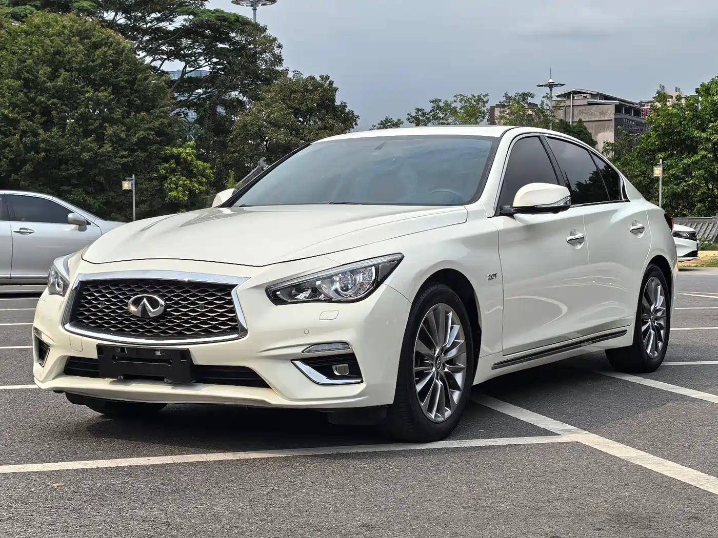 Infiniti Q50L 2018 2.0T Premium Edition (China VI)