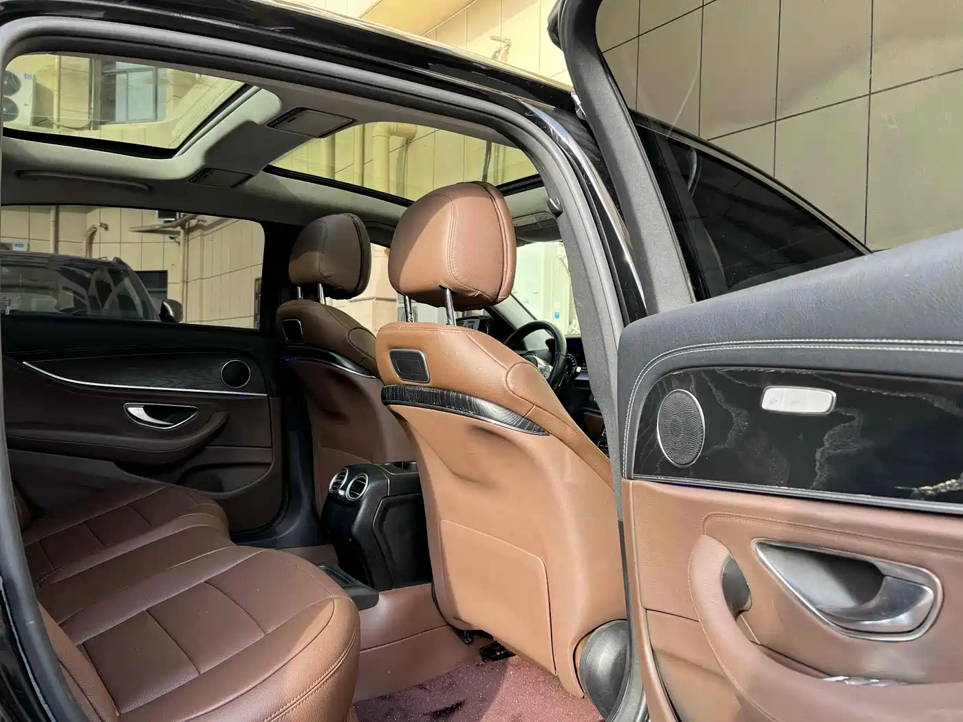 Mercedes-Benz E-Class 2019 E 300 L Luxury фото 12