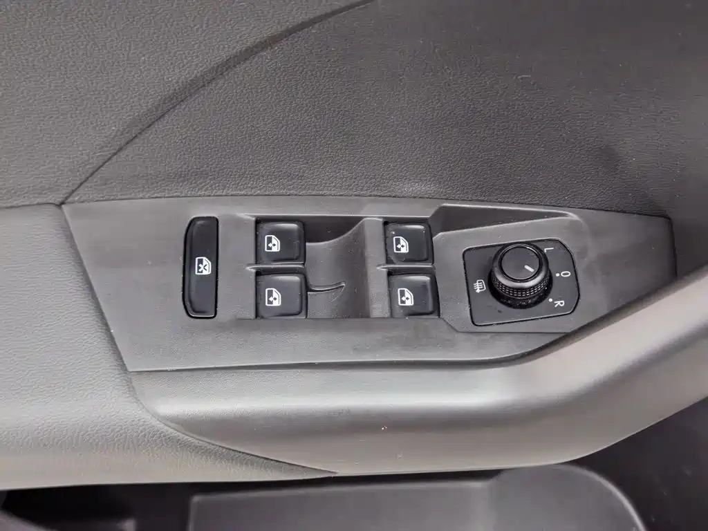 Фото 9 - Volkswagen T-Cross