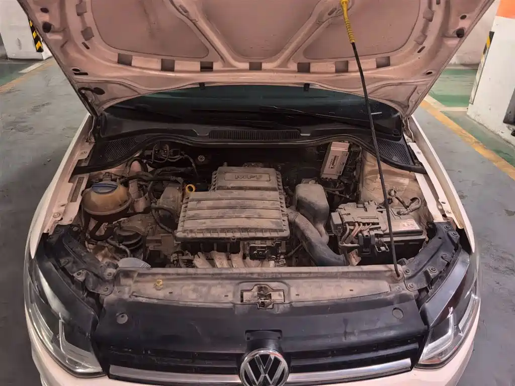 Volkswagen Polo 2014 1.4L Manual Comfort Edition фото 11