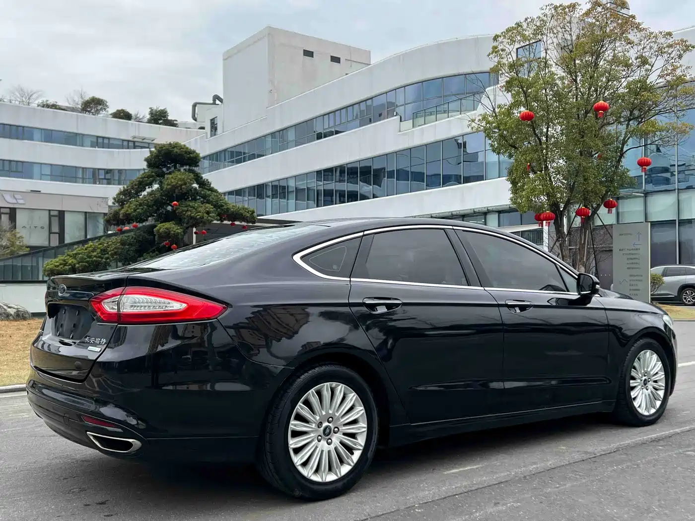Фото 12 - Ford Mondeo