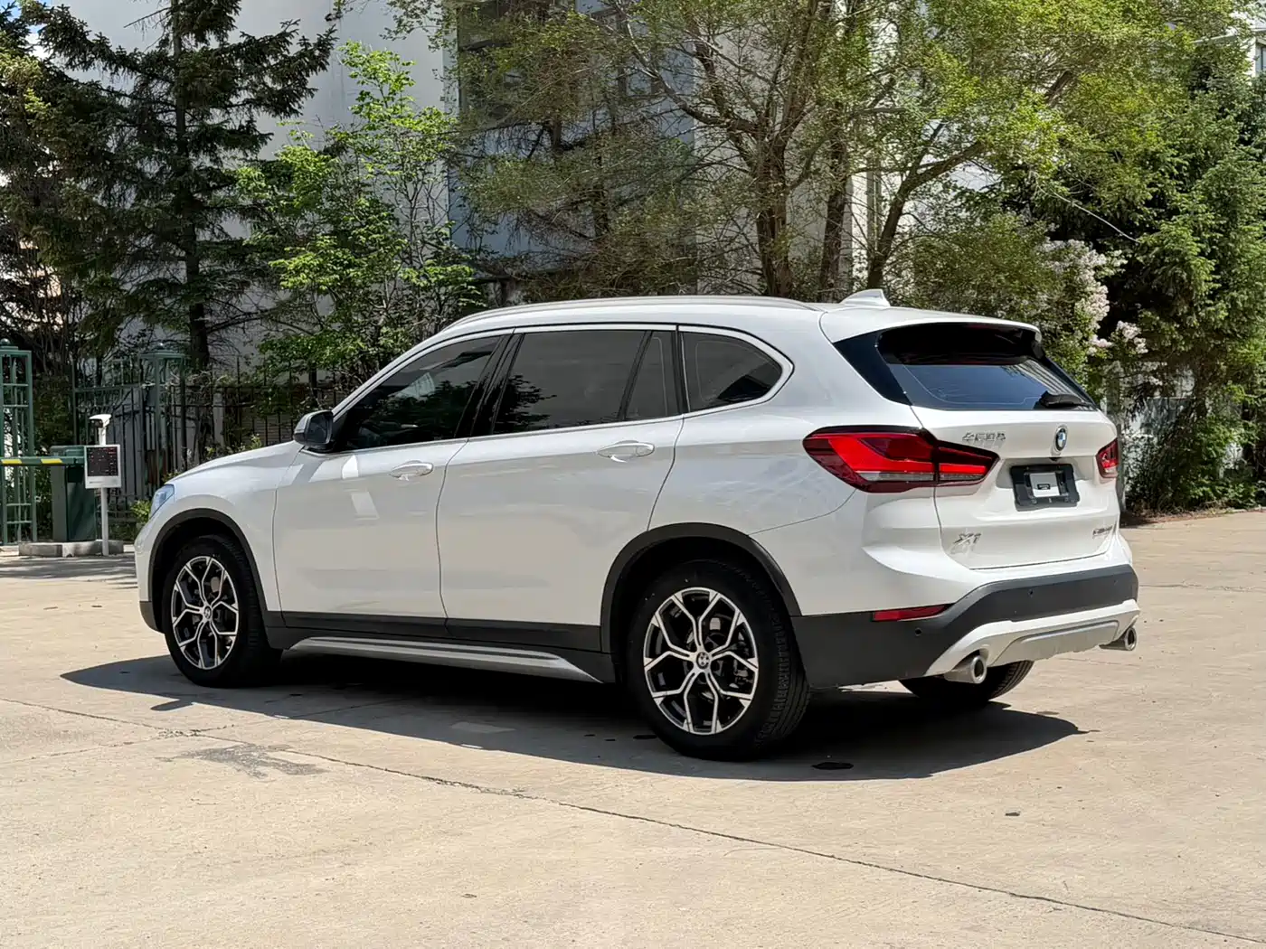 BMW X1 2022 sDrive20Li Fashion фото 7