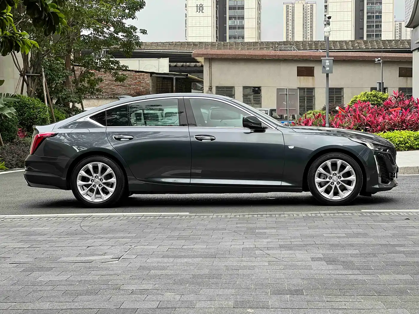 CADILLAC CT5