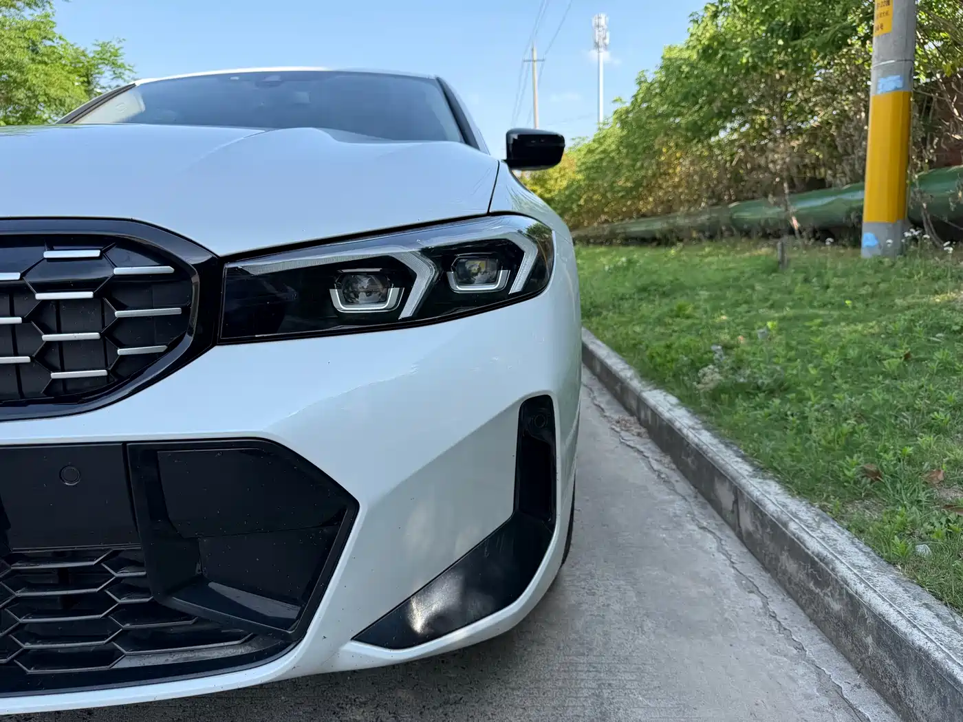 BMW 3 Series 2023 325Li M Sport Black Night Package фото 2