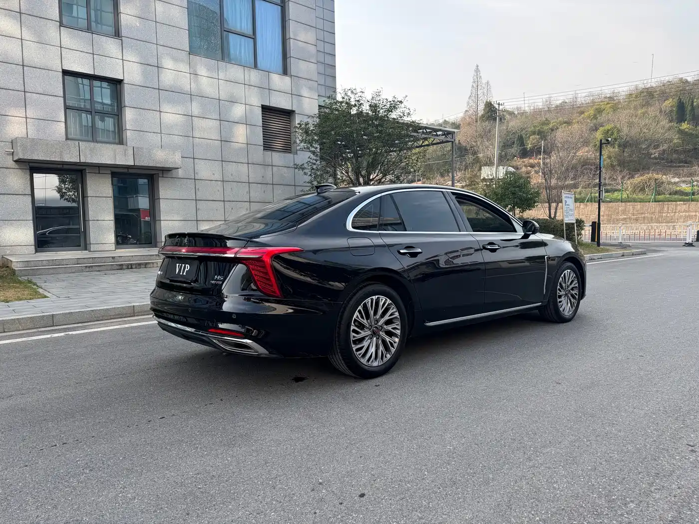 Hongqi H5 2023 2.0T Auto Smart Connect Flag Comfort фото 5