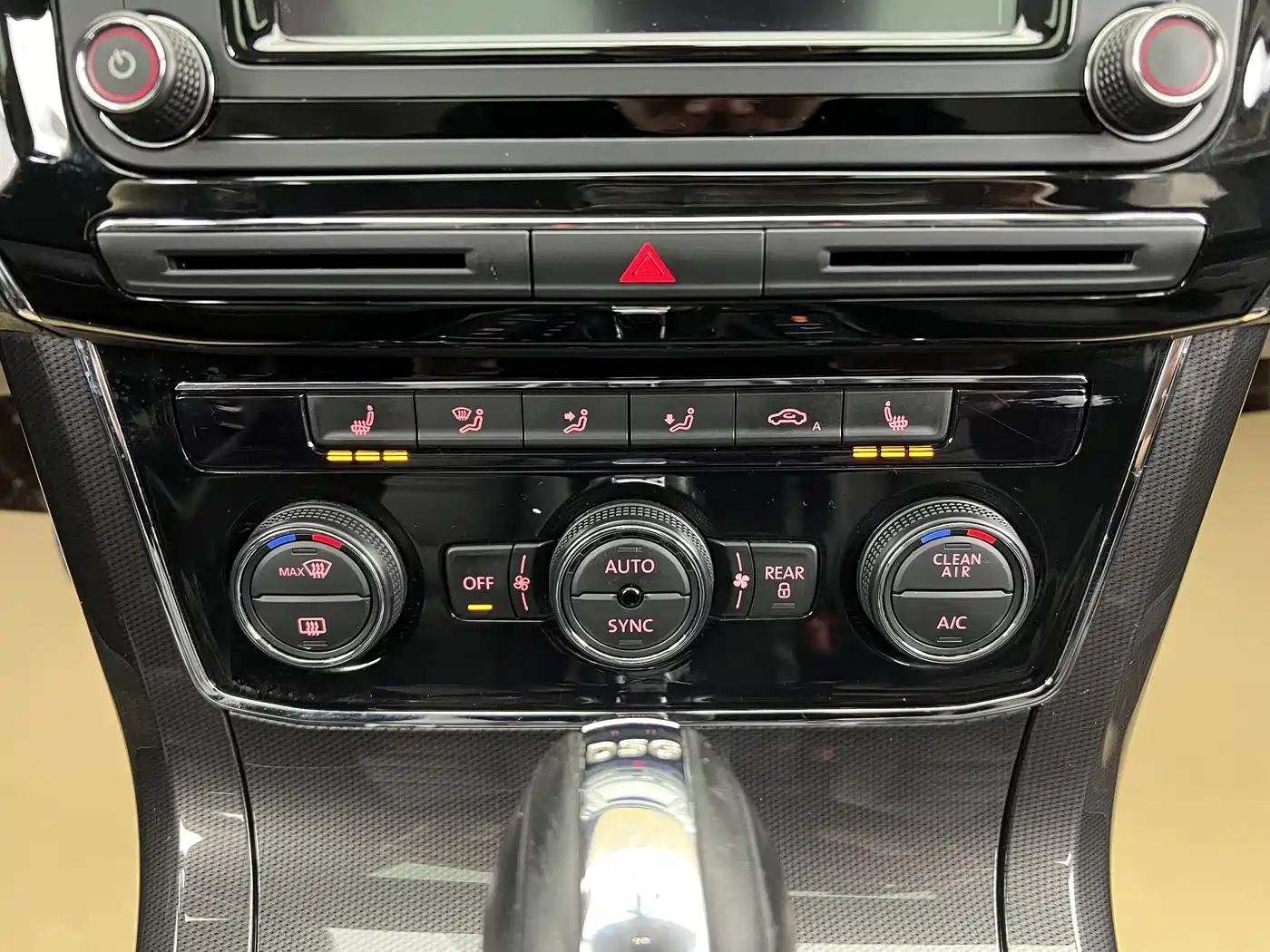 Volkswagen Passat 2017 330TSI DSG Luxury фото 21