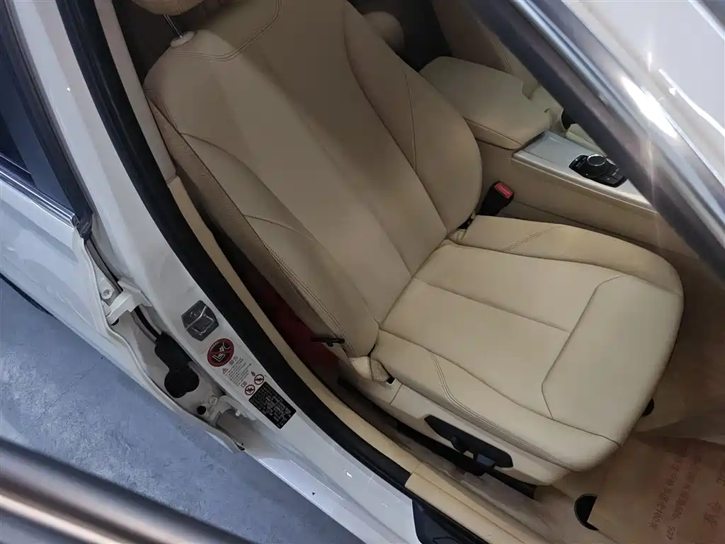 BMW 3 Series 2014 320Li Fashion фото 20
