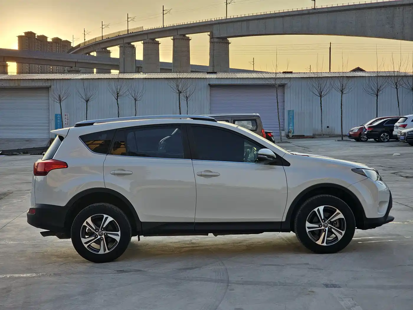 Toyota RAV4 Rongfang 2015 2.0L CVT 2WD Trend Edition фото 7