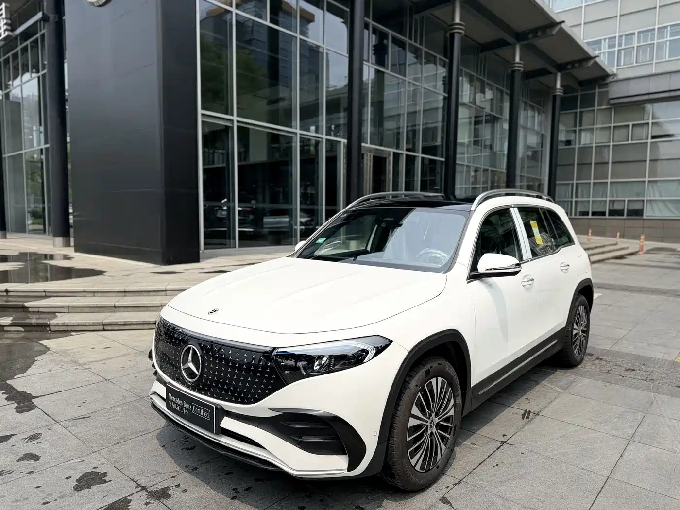 Mercedes-Benz EQB 2025
