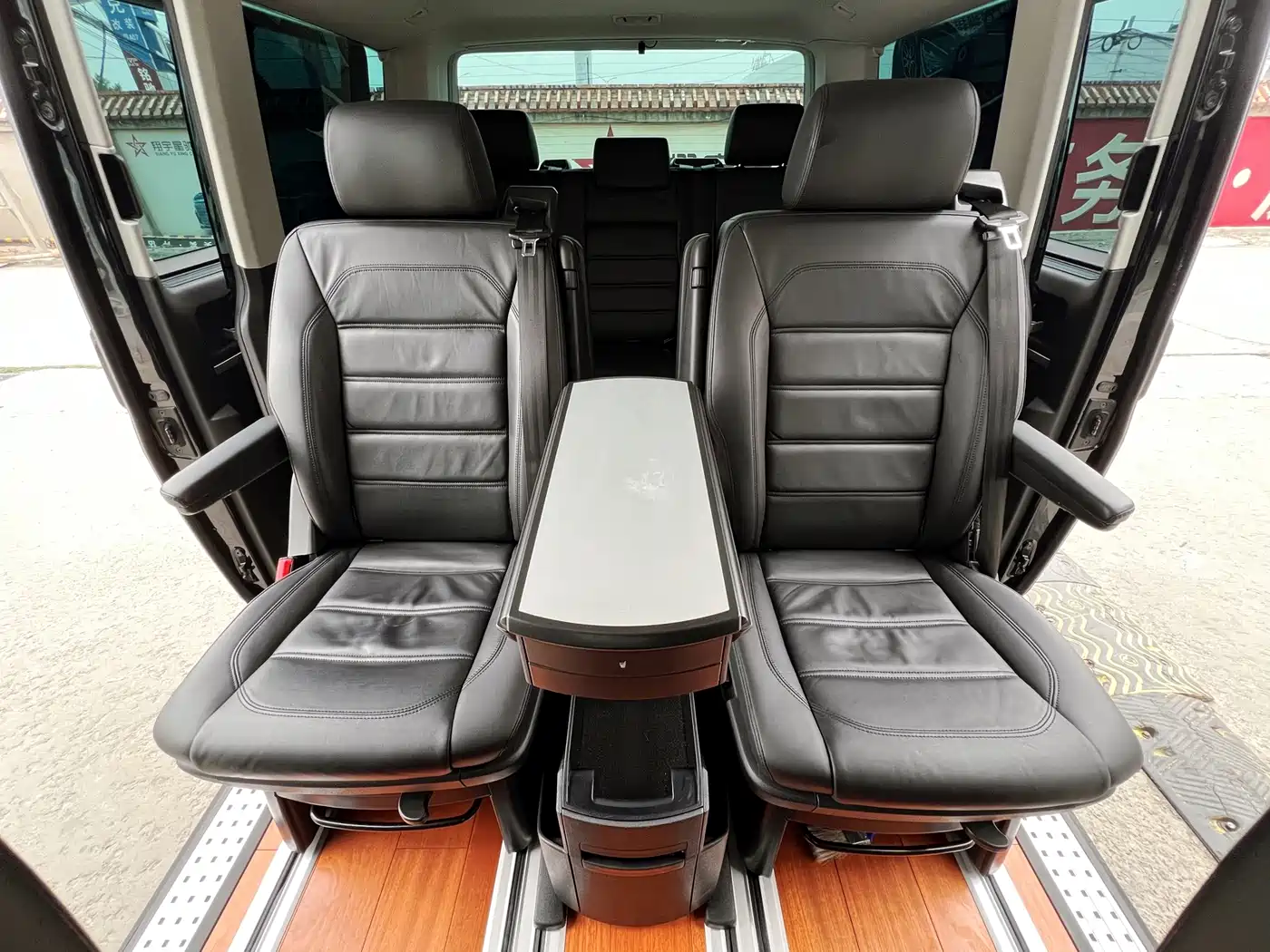 Volkswagen Multivan 2016 2.0TSI 4WD Prestige 7-Seater фото 16