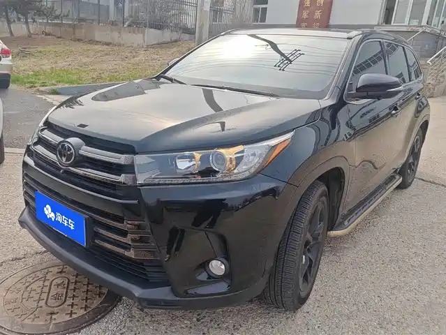 TOYOTA HIGHLANDER