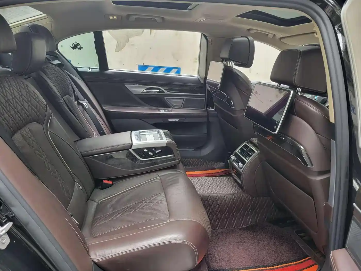 BMW 7 Series 2016 730Li Leading фото 17