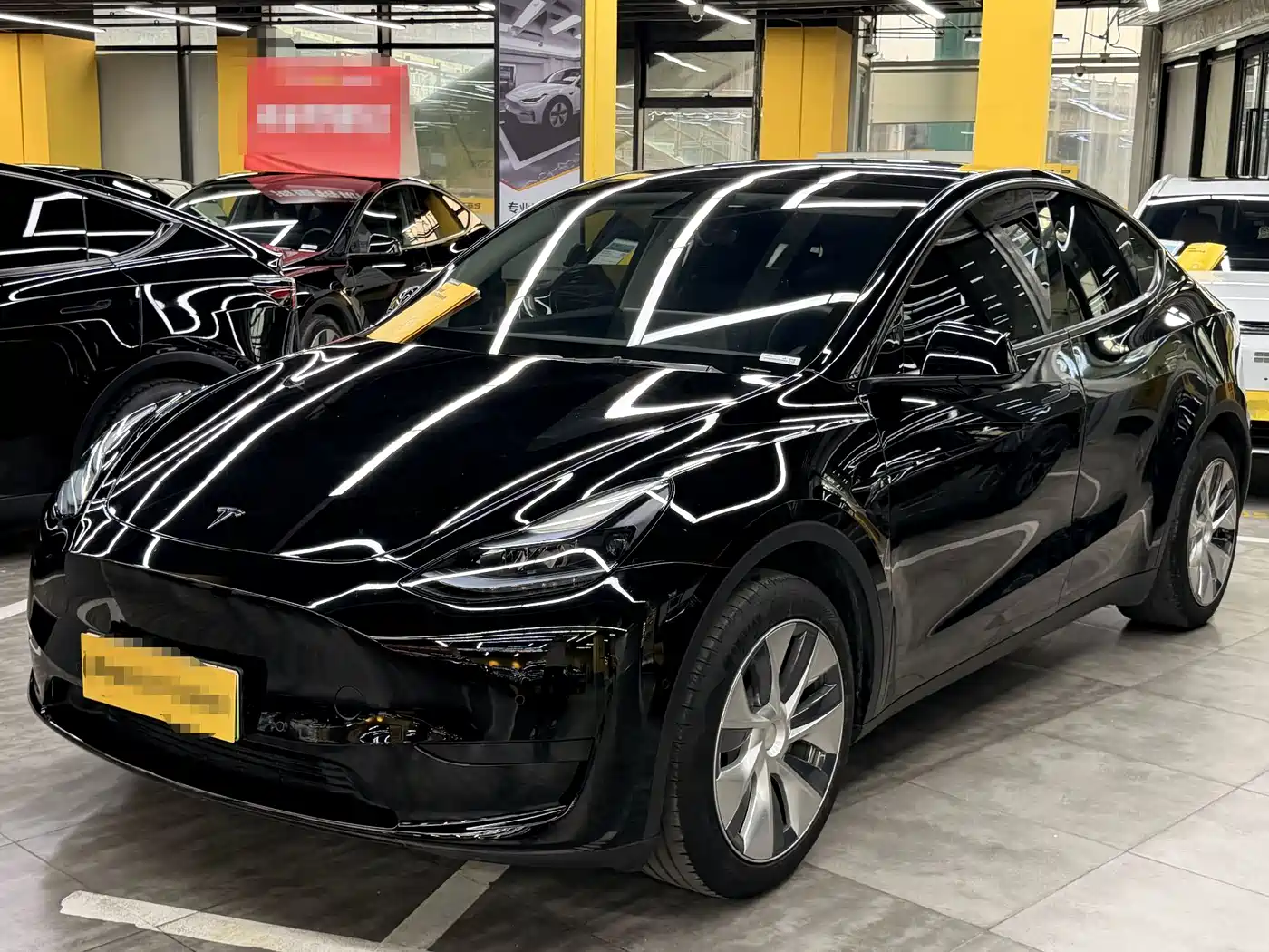 TESLA MODEL Y