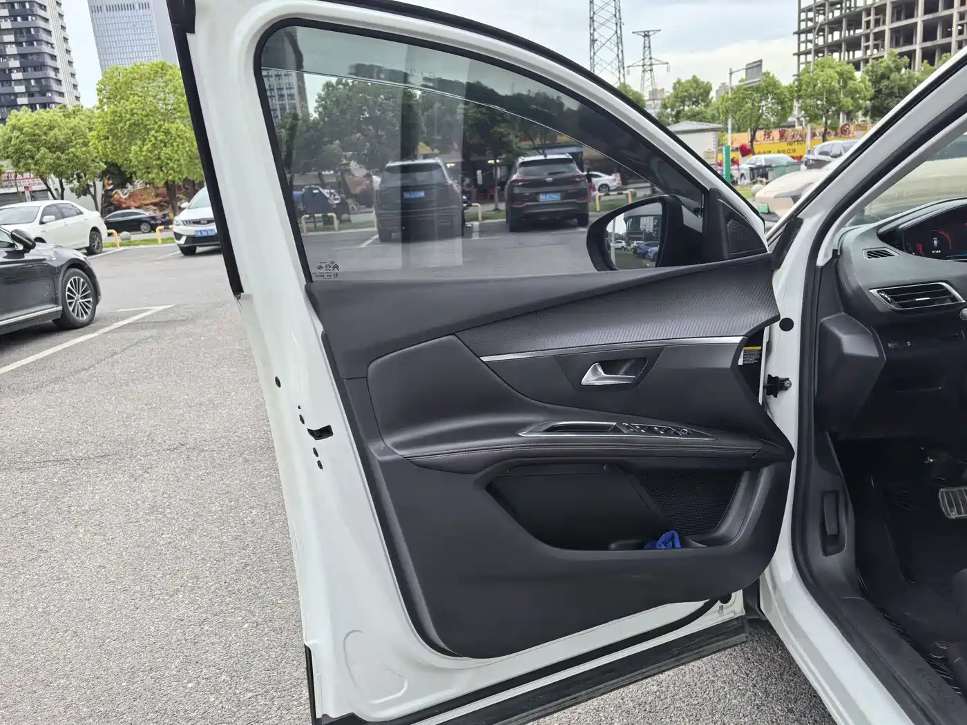 Peugeot 5008 2017 380THP 7-seat Elite Edition фото 18