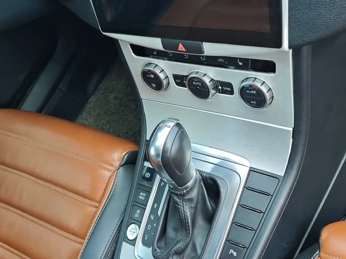 Volkswagen FAW-Volkswagen CC 2013 1.8TSI Luxury фото 11