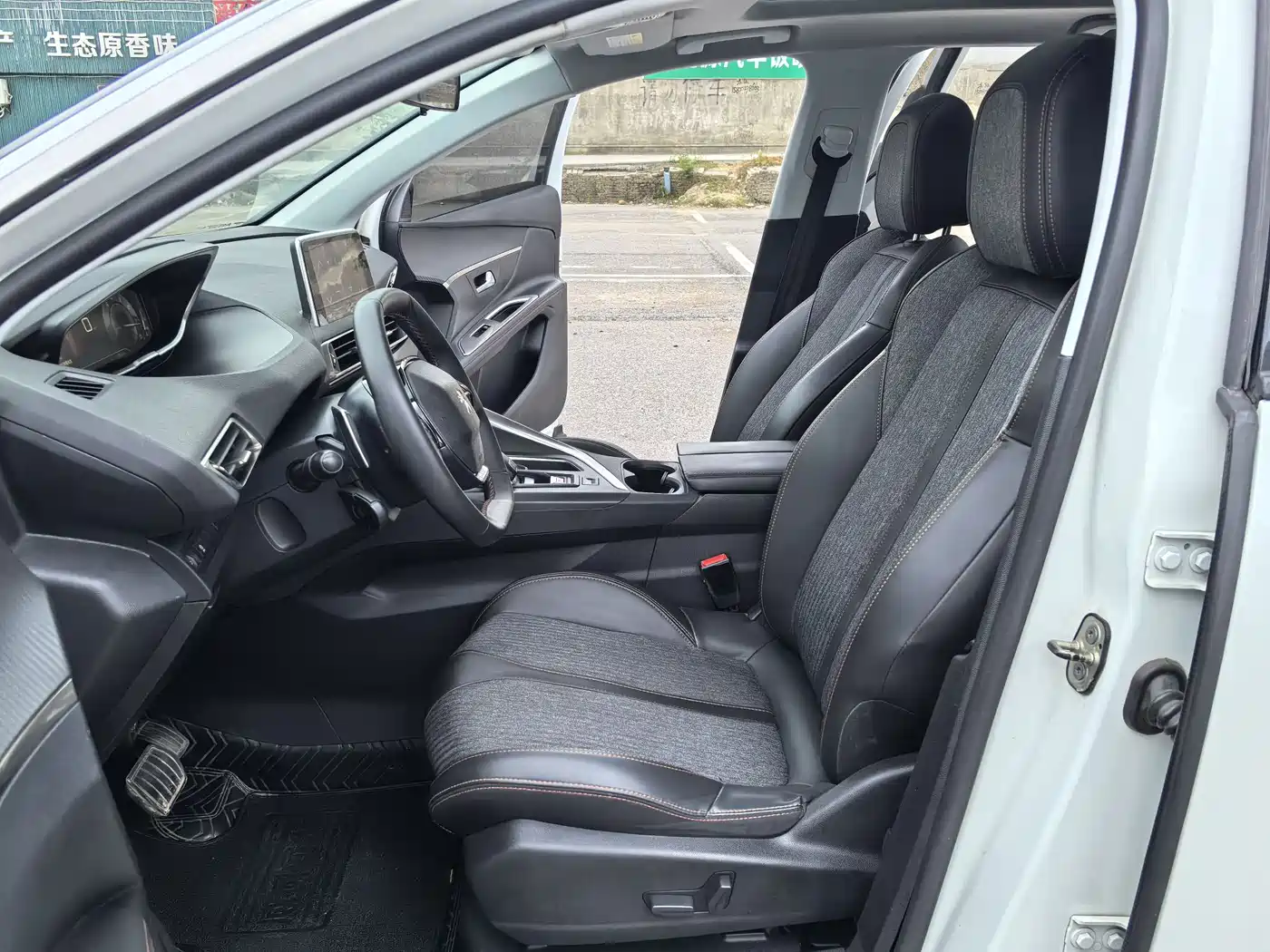 Peugeot 5008 2017 380THP 7-seat Elite Edition фото 21