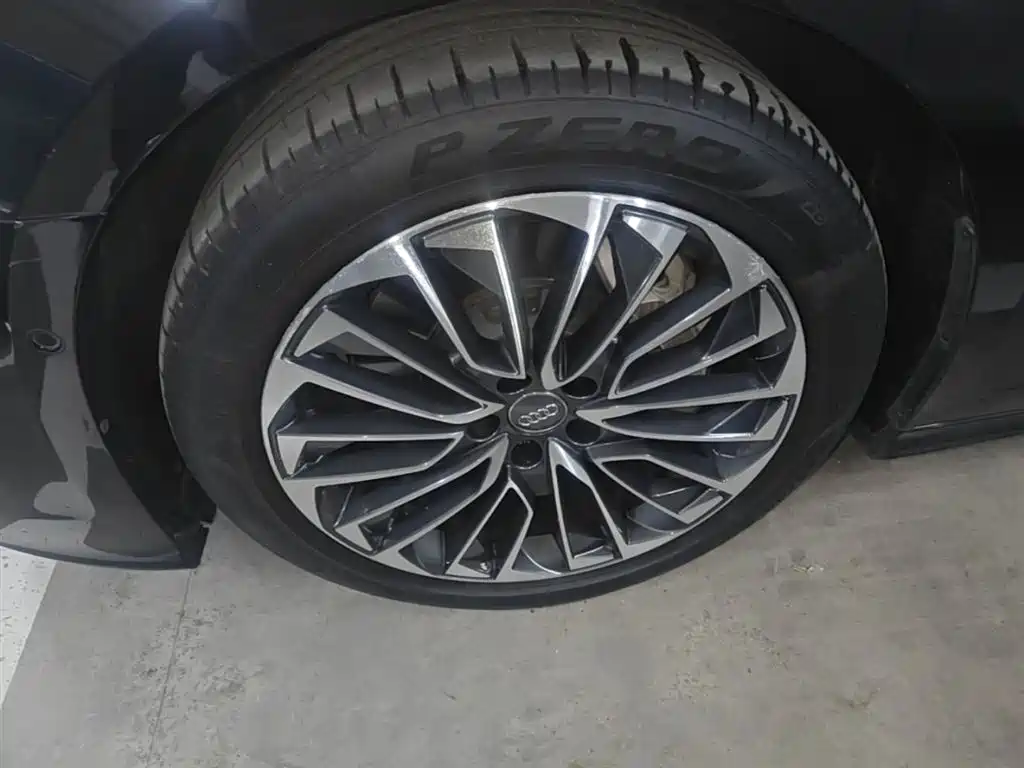 Audi A6L New Energy 2020 55 TFSI e quattro фото 23