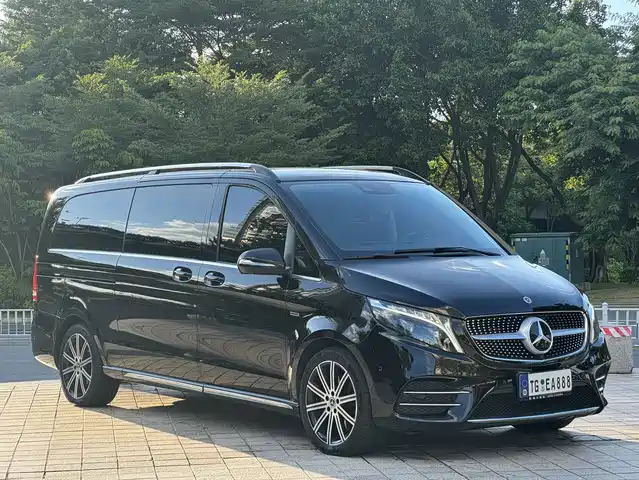 Mercedes-Benz V-Class 2022 V 260 L Long Wheelbase Luxury Edition — фото 3