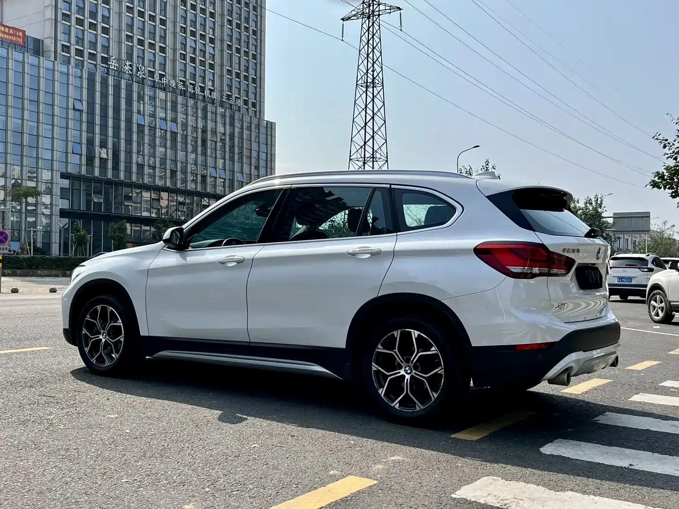 BMW X1 2022 sDrive20Li Fashion фото 7
