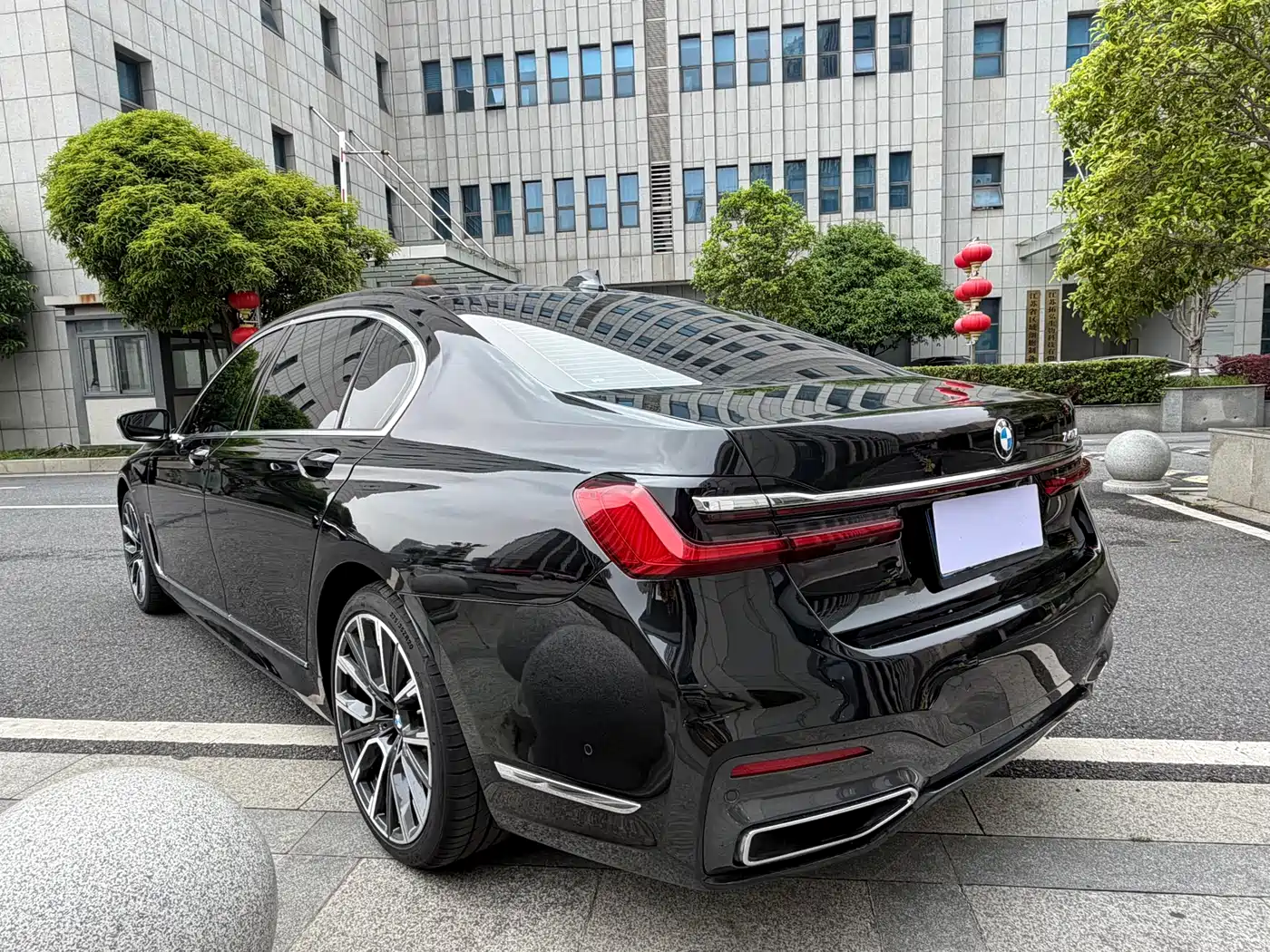 BMW 7 Series 2019 740Li Exclusive M Sport Package фото 7