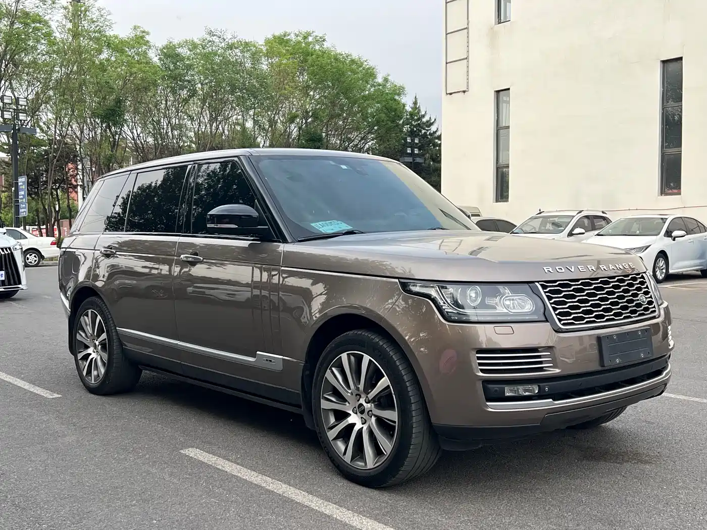 Land Rover Range Rover 2014 3.0 SC V6 Vogue SE Genesis Extended Edition фото 3