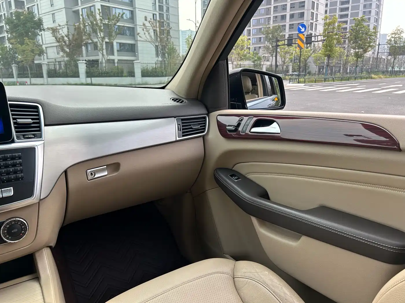 Mercedes-Benz M-Class 2015 ML 320 4MATIC фото 13