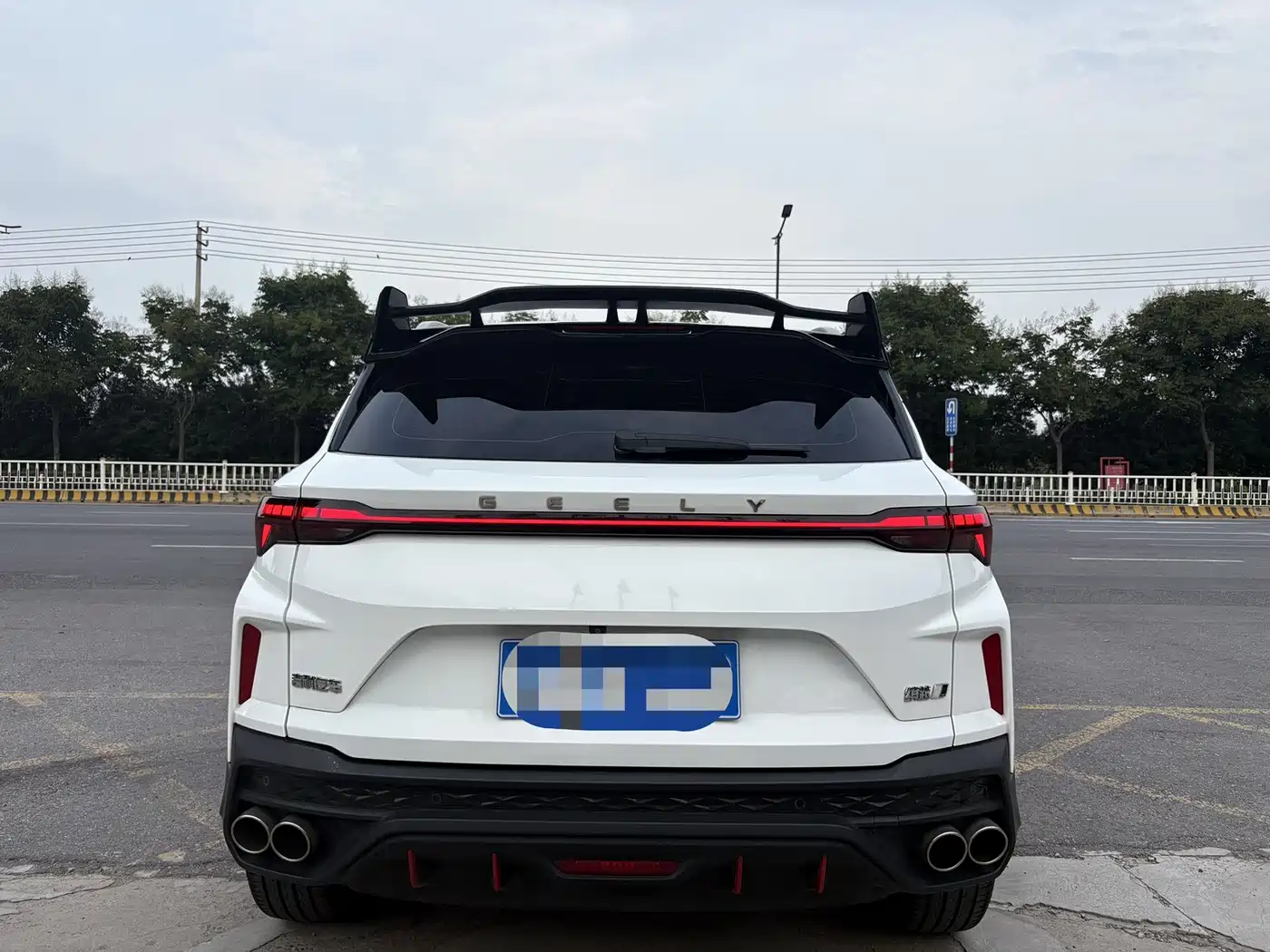Фото 4 - Geely Binyue
