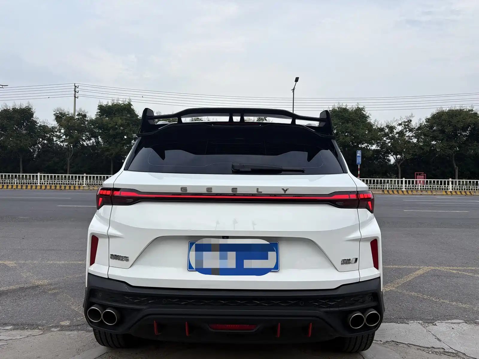 Фото 4 - Geely Coolray