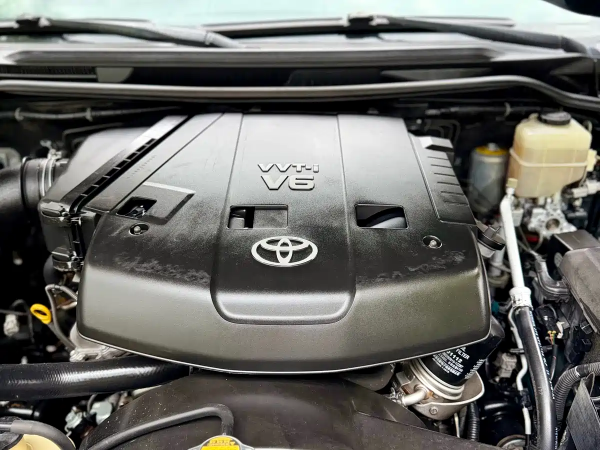 Toyota Land Cruiser 2010 Model 4.0L Automatic VX фото 20