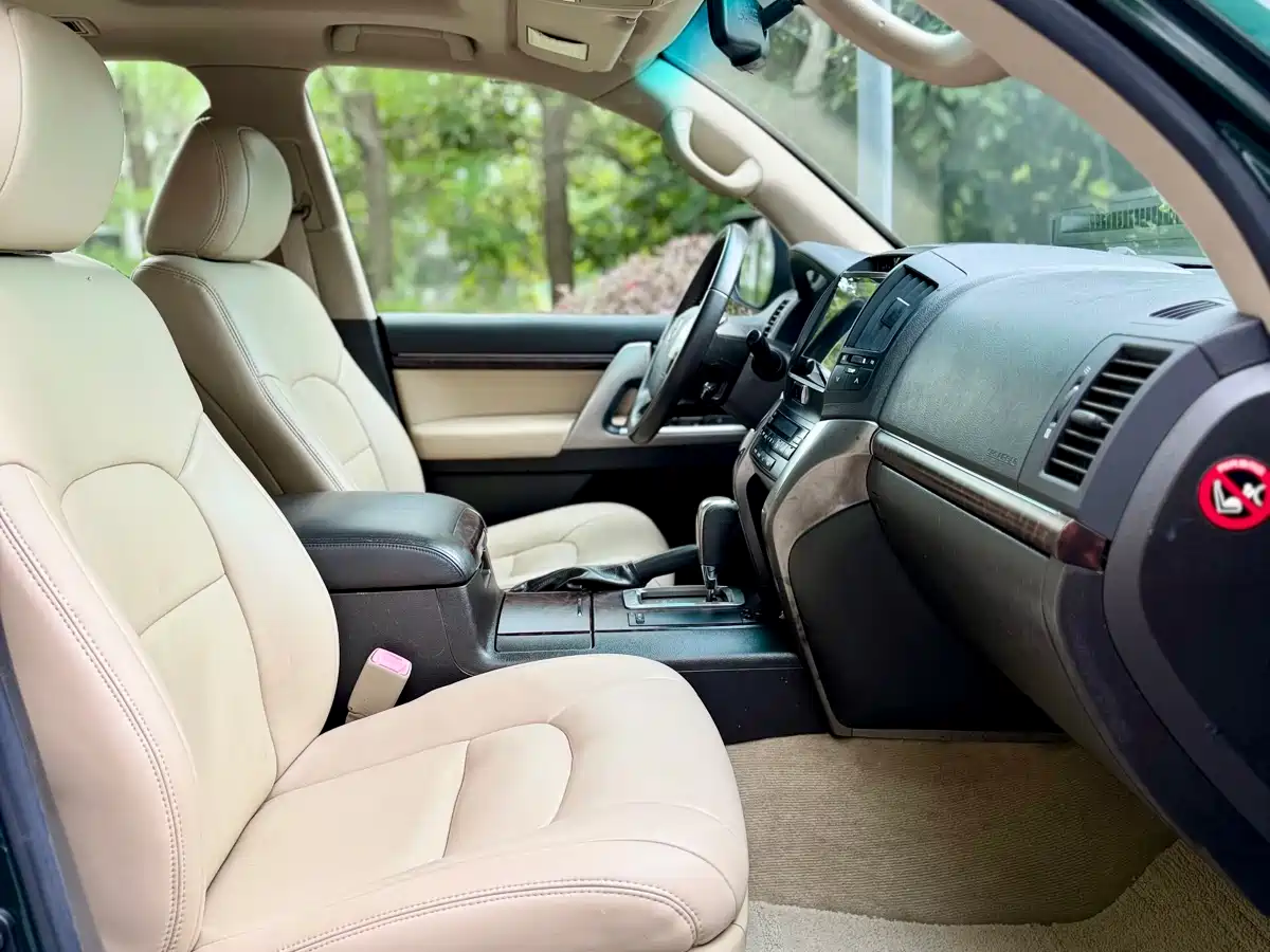Toyota Land Cruiser 2010 Model 4.0L Automatic VX фото 14