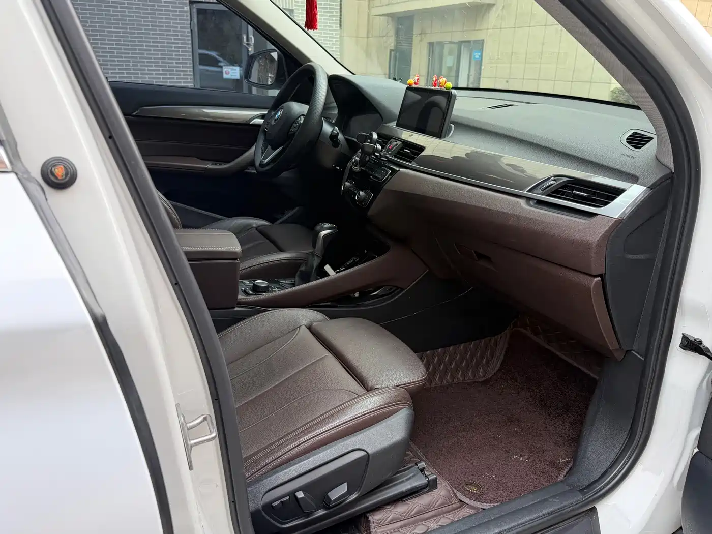 BMW X1 2018 sDrive18Li Premium Model фото 7