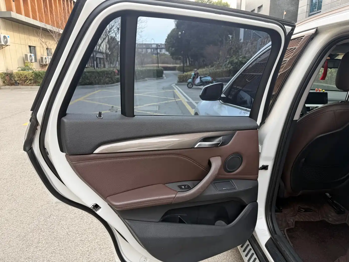 BMW X1 2018 sDrive18Li Premium Model фото 13