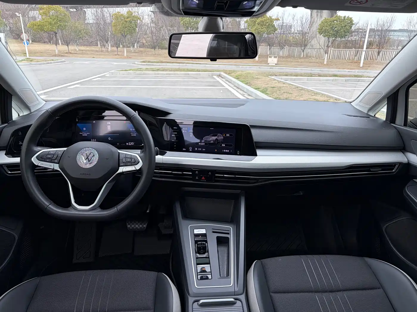 Volkswagen Golf 2023 Facelift 200TSI DSG Pro фото 12