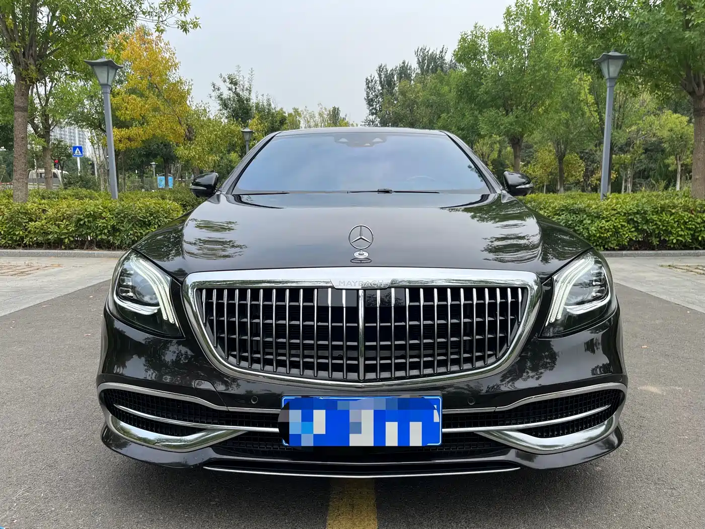 Photo 2 - Mercedes-Benz Maybach S-Class
