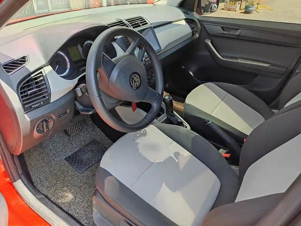 Škoda Fabia 2019 2017 1.4L Auto Car Enjoy Edition