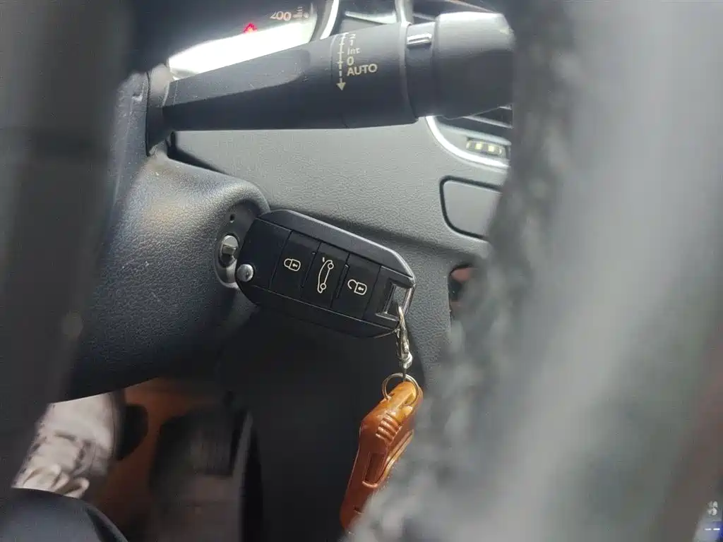 Peugeot 508 2012 2.0L Automatic Smart Edition фото 12