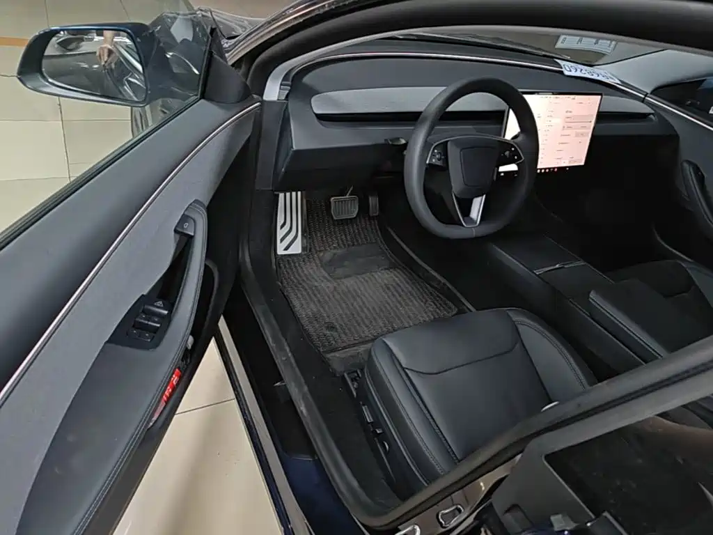 Фото 16 - Tesla Model 3