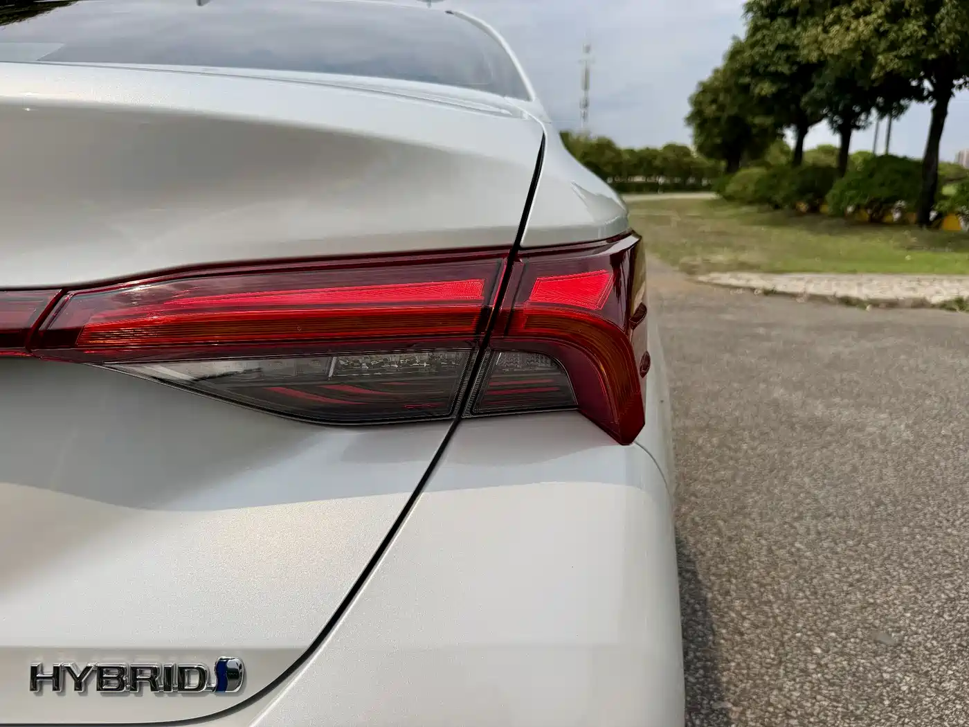 Toyota Avalon 2022 Hybrid 2.5L Luxury Edition фото 31
