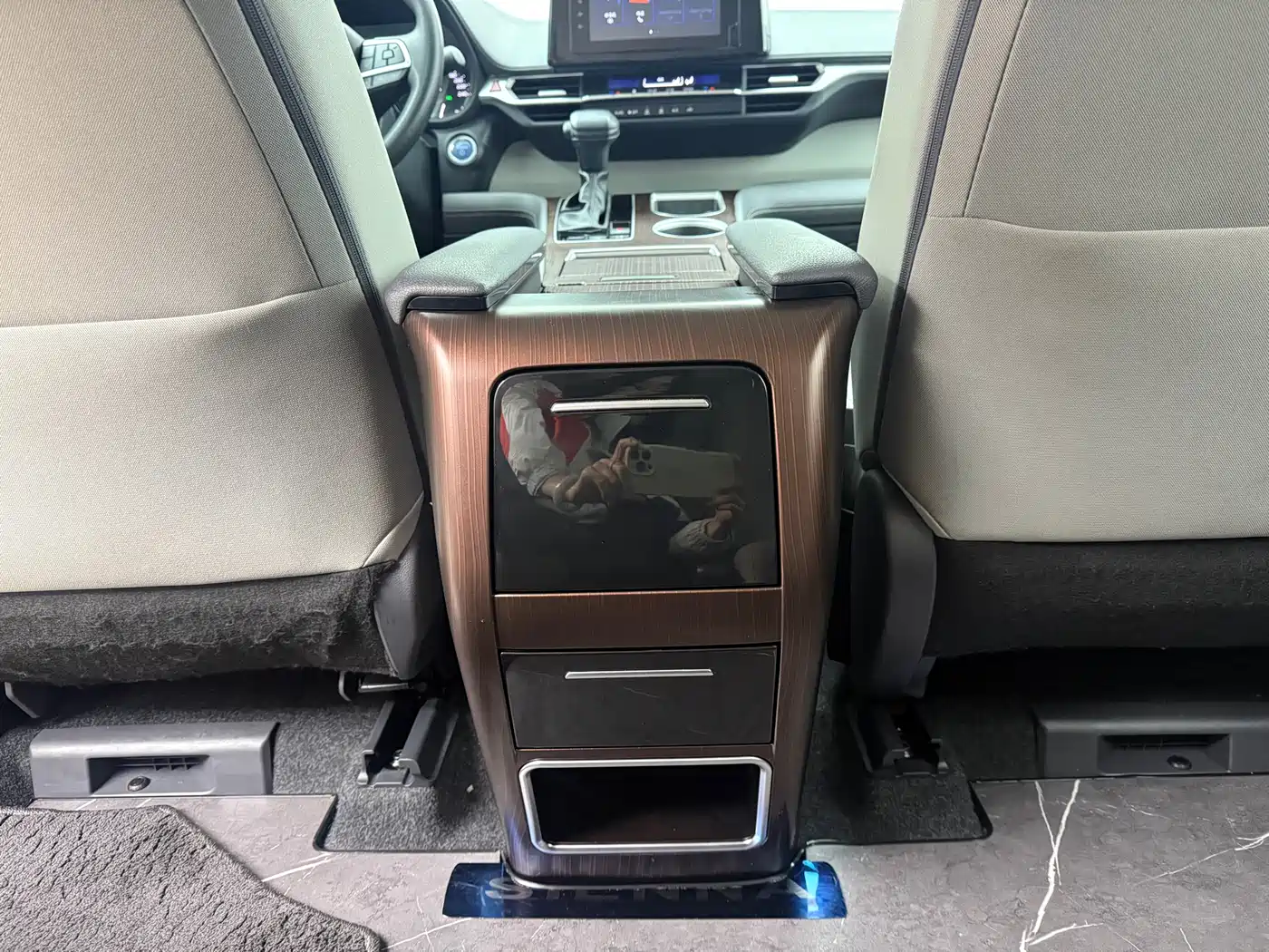 Toyota Sienna 2023 2.5L Hybrid Comfort Edition фото 14