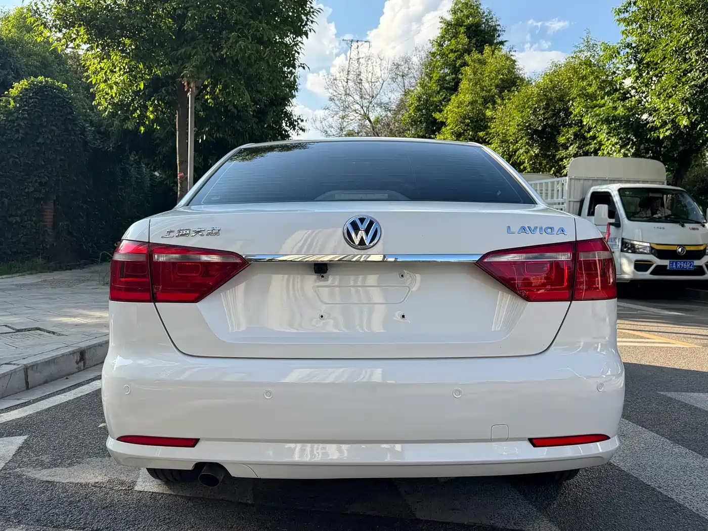 Volkswagen Lavida 2015 1.6L Automatic Trend Edition фото 9