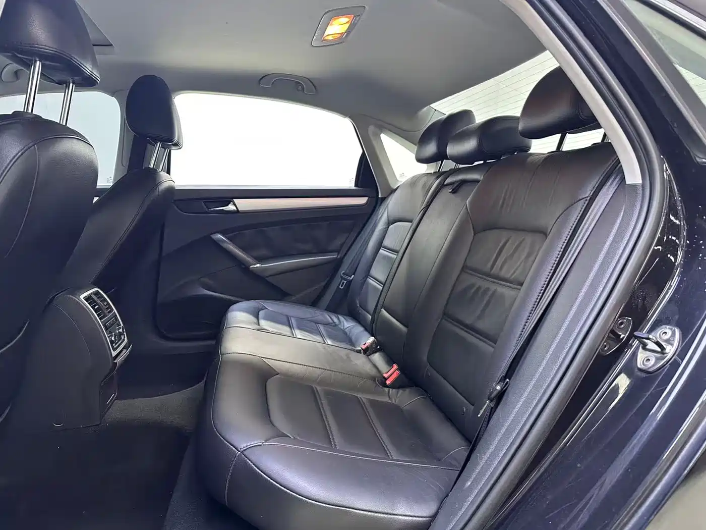Volkswagen Passat 2013 1.8TSI DSG Zunrong фото 11