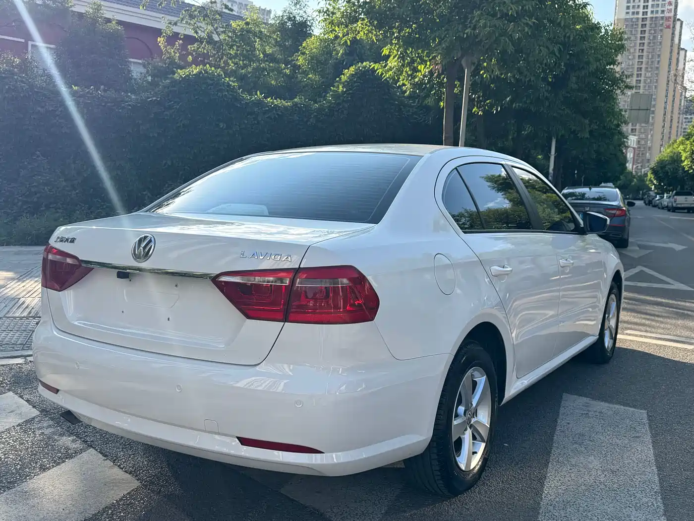 Volkswagen Lavida 2015 1.6L Automatic Trend Edition фото 8
