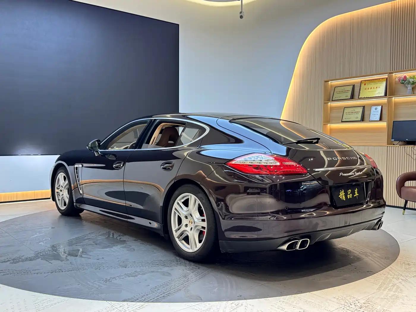 Porsche Panamera 2010 Porsche Panamera Turbo 4.8T фото 5
