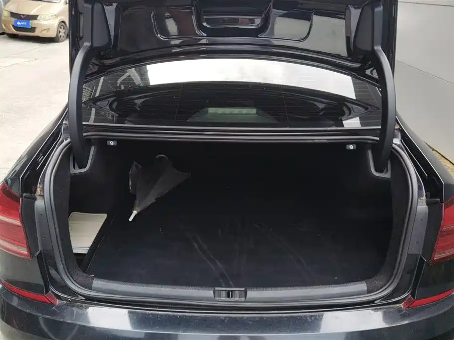 Volkswagen Passat 2017 280TSI DSG Prestige фото 4