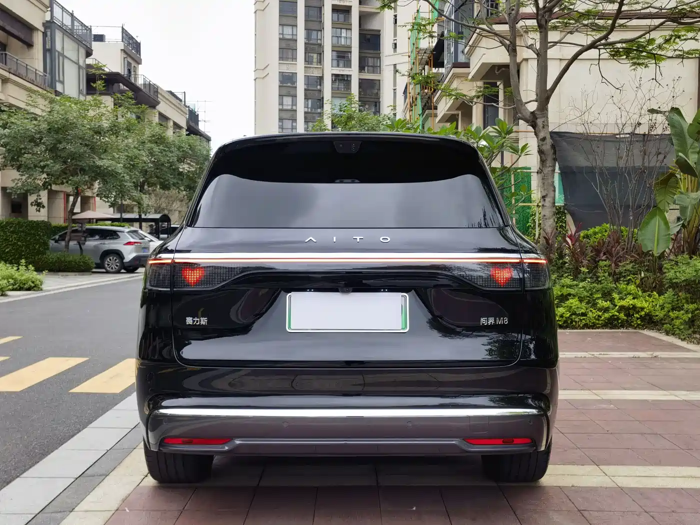 AITO Wenjie AITO M8 2025 Model Extended Range Max+ Edition 53.4kWh 6-Seater фото 5