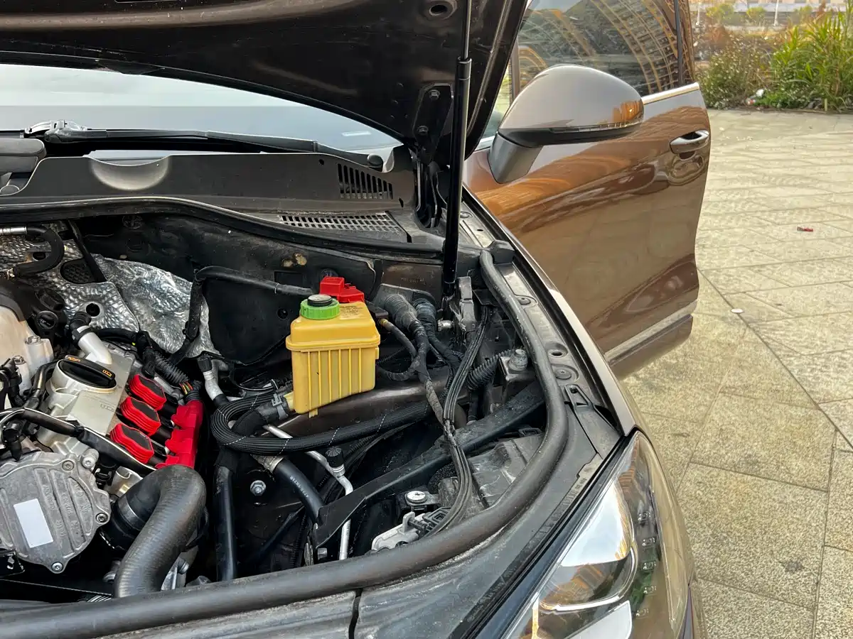 Volkswagen Touareg 2011 3.0TSI Premium фото 31