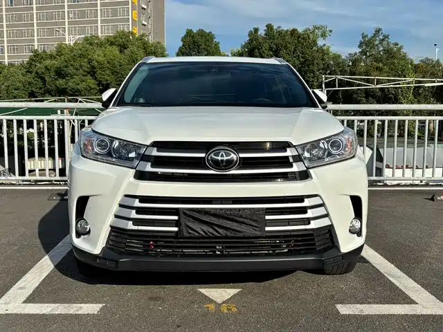 TOYOTA HIGHLANDER