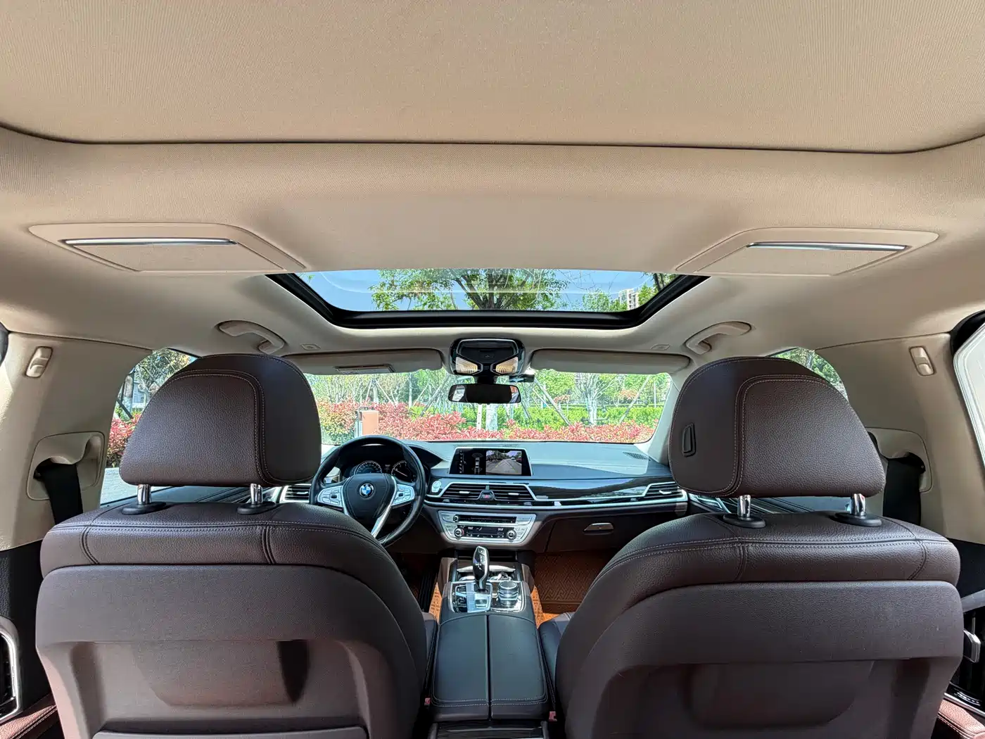 BMW 7 Series 2017 730Li Leading Edition фото 5