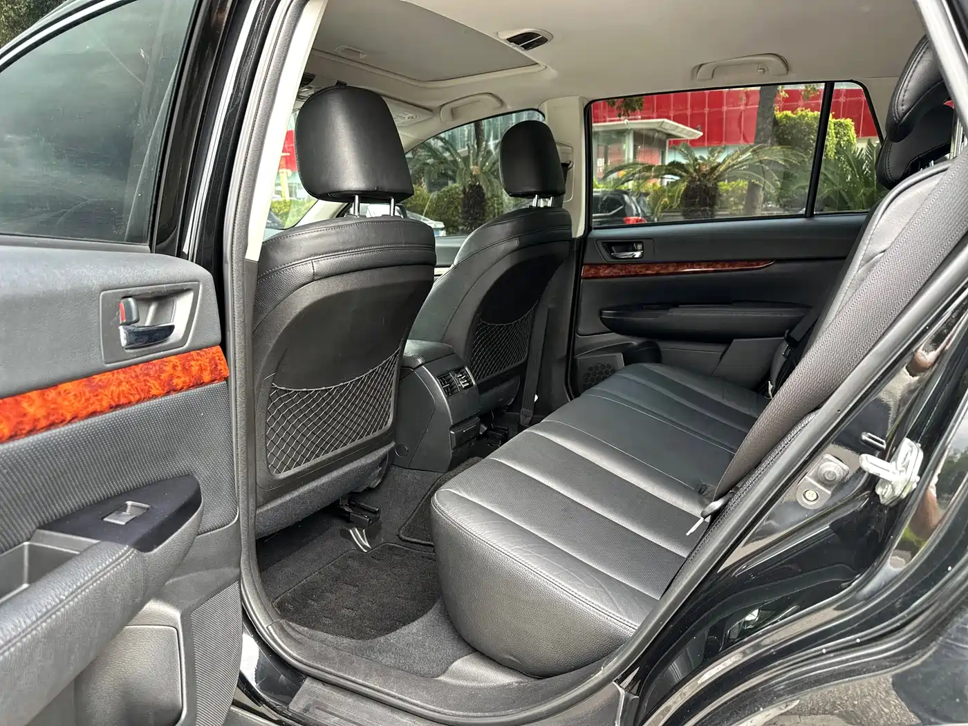 Subaru Outback 2011 2.5i Luxury Edition фото 8